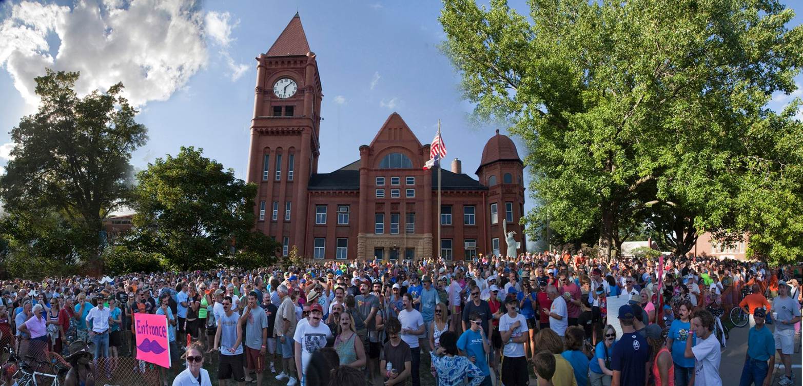 Courthouse during RAGBRAI