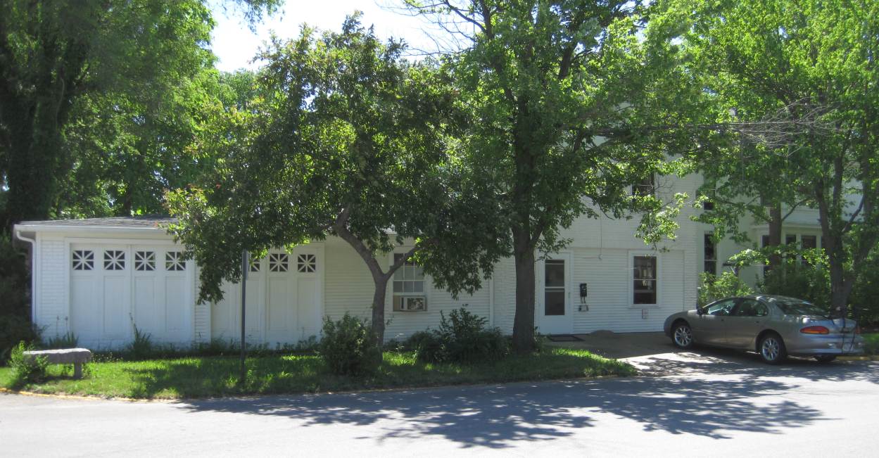 R. B. & Lizzie Louden House, Garage